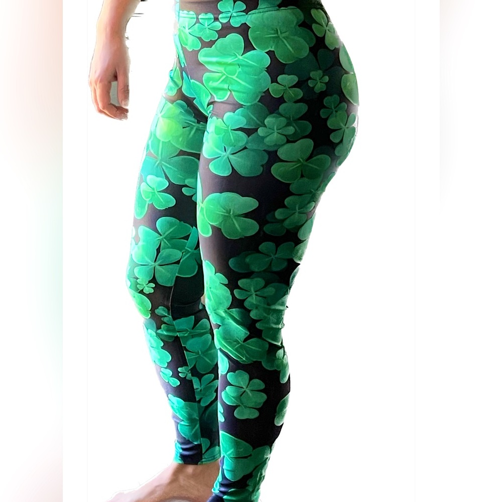 St Patrick’s Day Green Clover Leggings